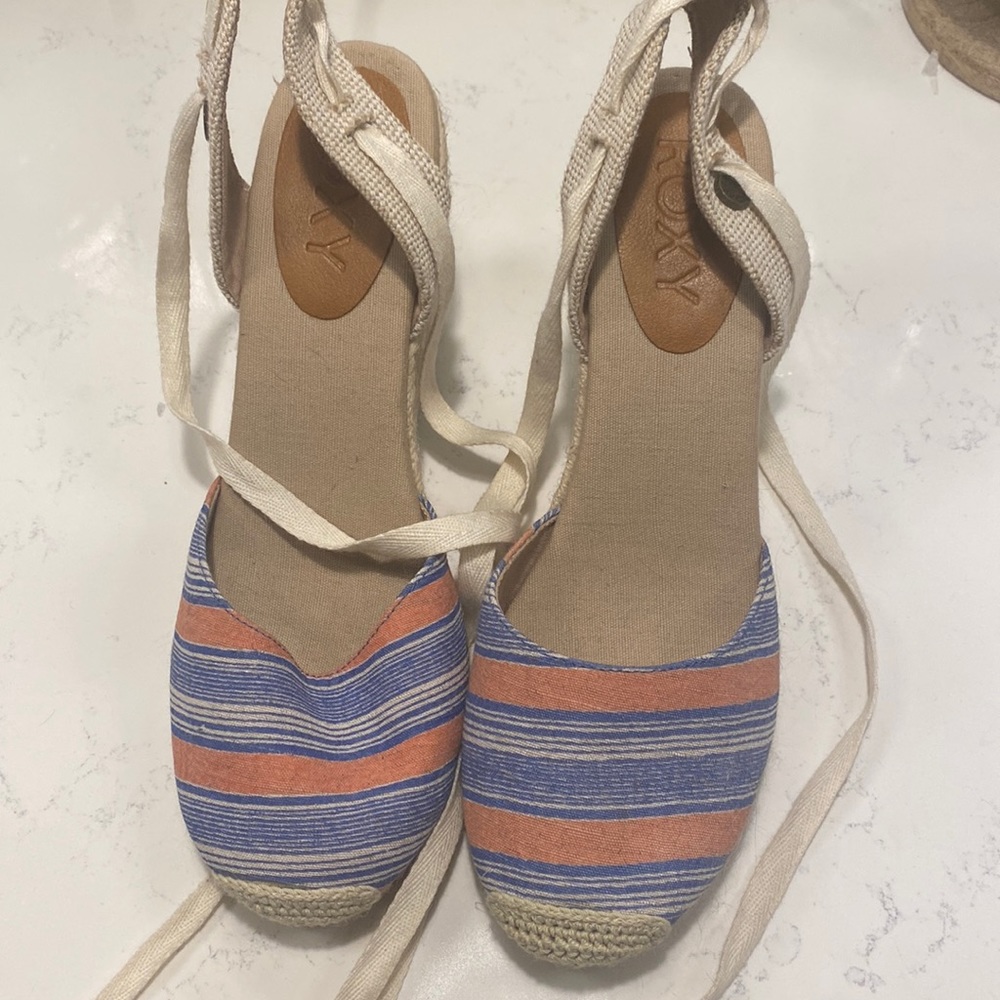 Roxy wedges